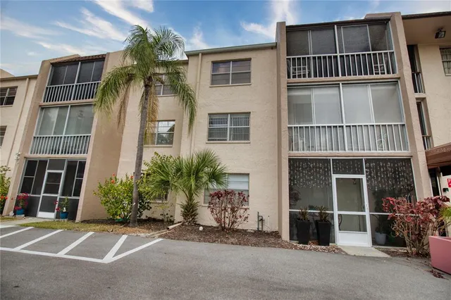 $3,000 | 519 Albee Farm Road, Unit 214, Venice, FL 34285