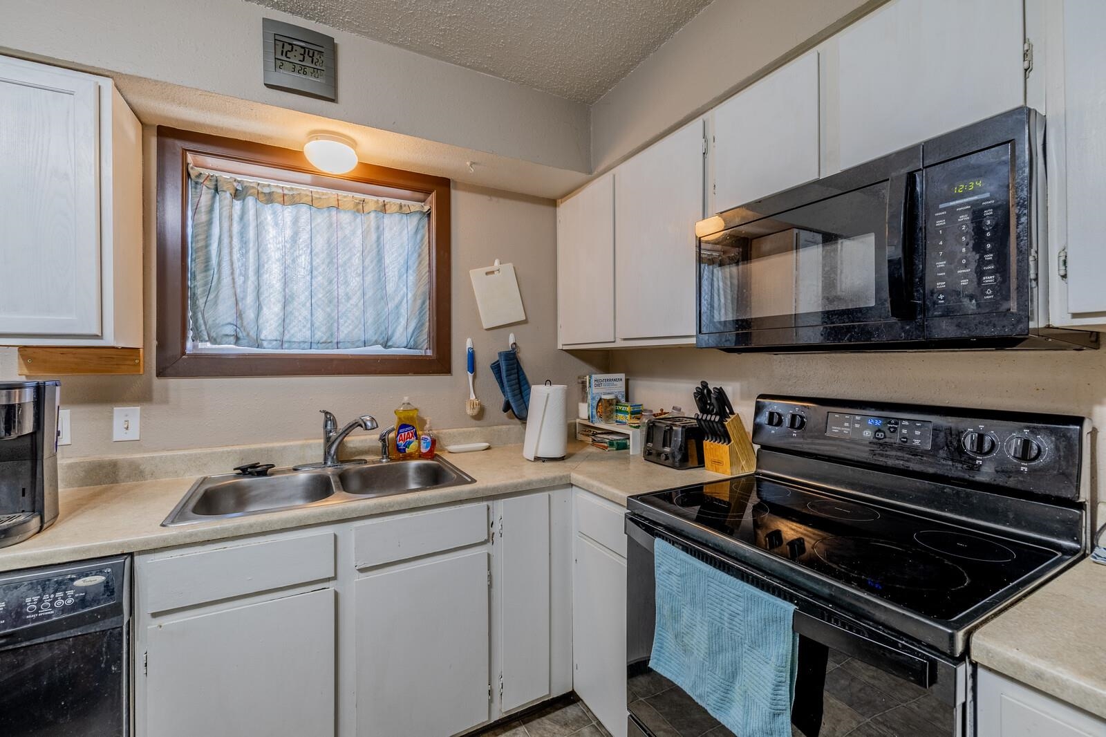 2244 East 8th Street Casper, WY 82609 - Photo 6 of 17