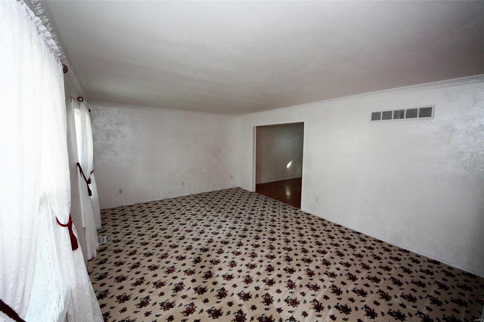 3104 Bowman Ridge St. Charles, MO 63301 - Photo 7 of 35 Gallery Image 7