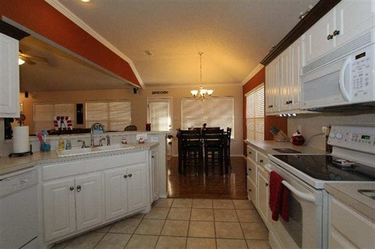 6513 91st Street Lubbock, TX 79424 - Photo 6 of 10 Add'l Kitchen