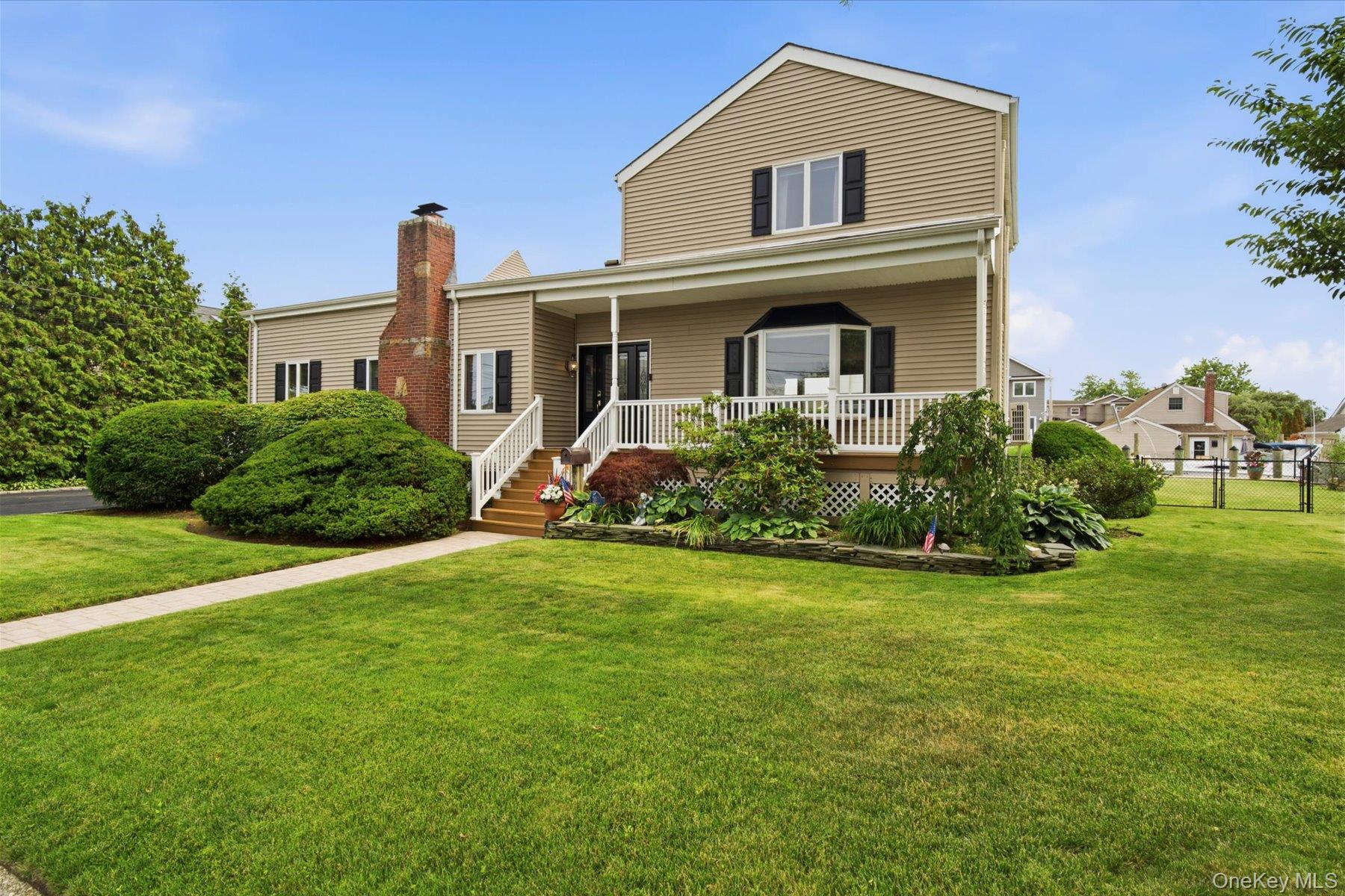20 Barry Road Amityville, NY 11701 - Photo 2 of 49