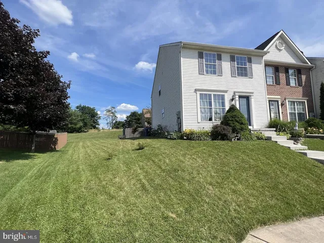 $240,000 | 21 Johnamac North, Littlestown, PA 17340