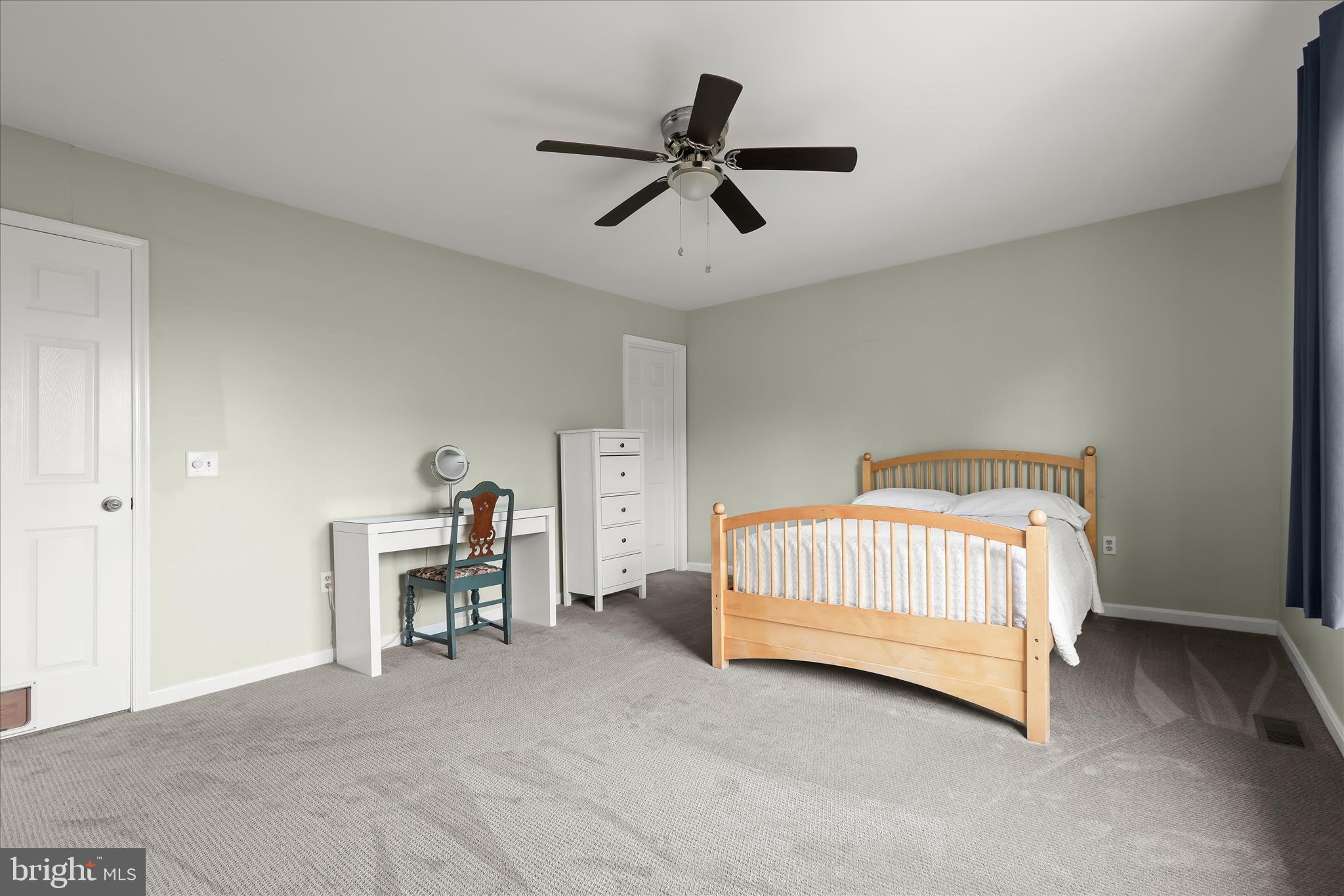 21 Johnamac North Littlestown, PA 17340 - Photo 17 of 40 Primary Bedroom - En-Suite Full Bath