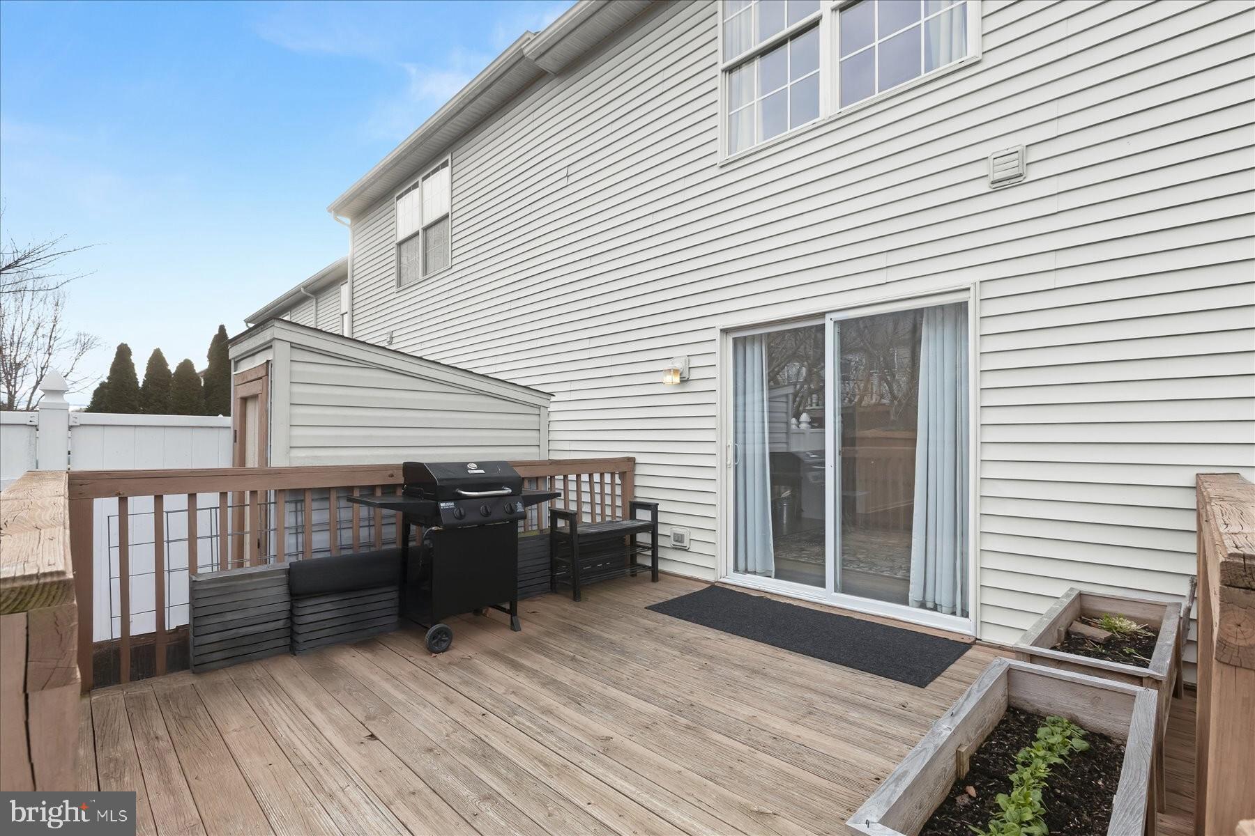 21 Johnamac North Littlestown, PA 17340 - Photo 28 of 40 Fenced Backyard - Deck