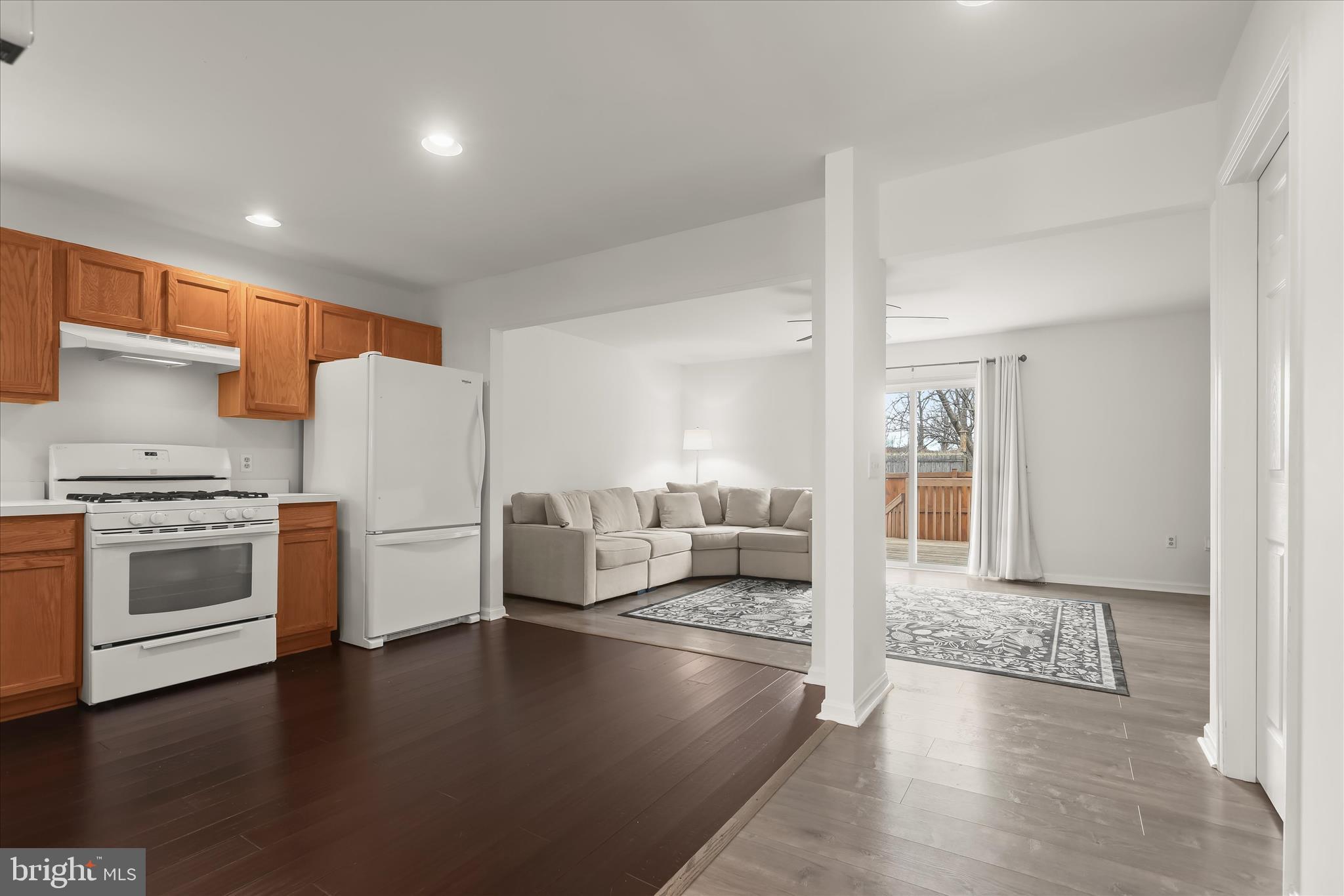 21 Johnamac North Littlestown, PA 17340 - Photo 6 of 40 Eat-In Kitchen