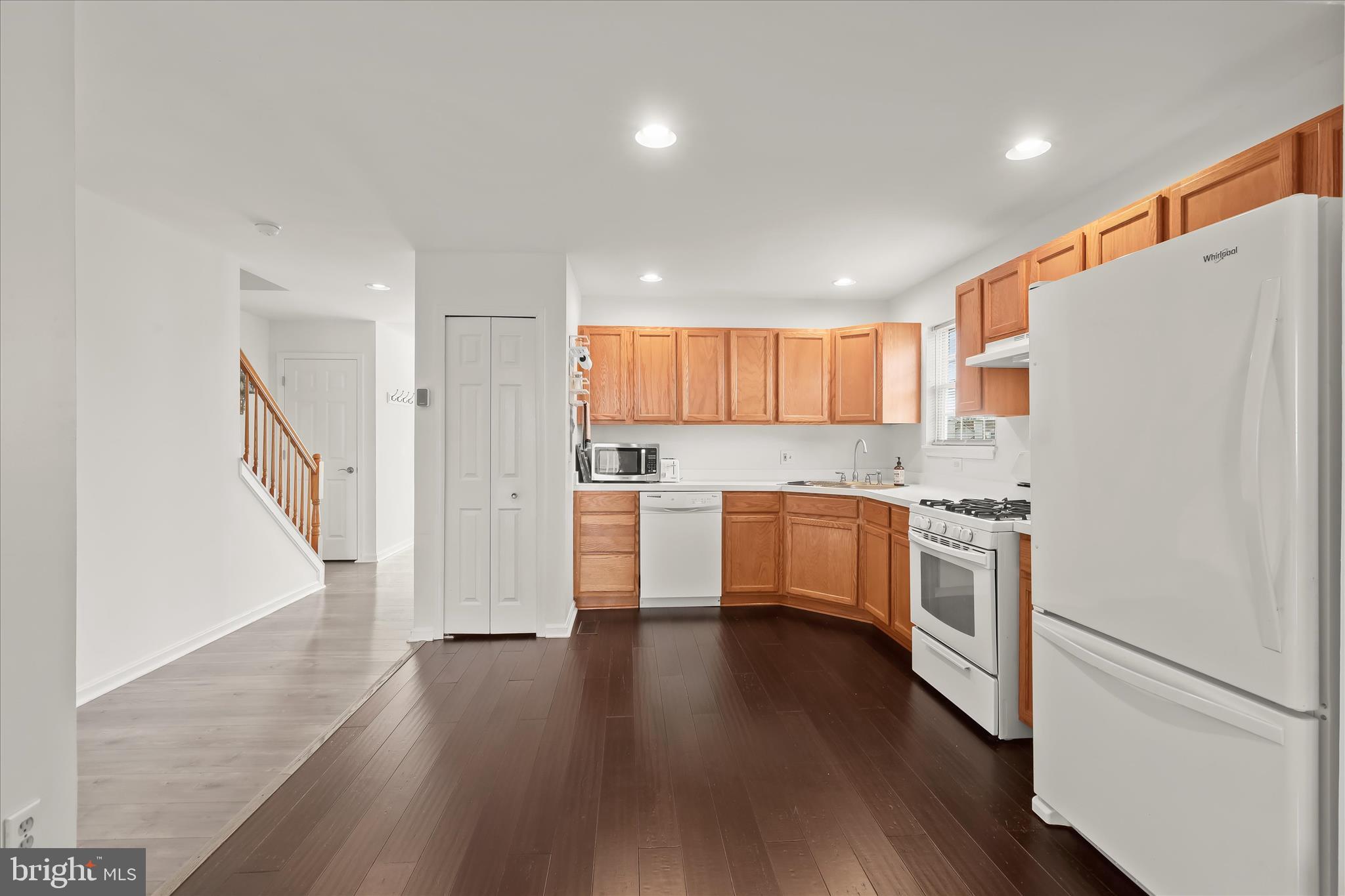 21 Johnamac North Littlestown, PA 17340 - Photo 9 of 40 Eat-In Kitchen