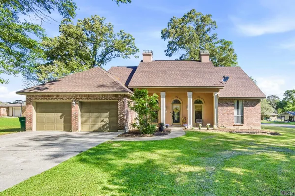 $315,000 | 2345 Zelmere Street, Zachary, LA 70791