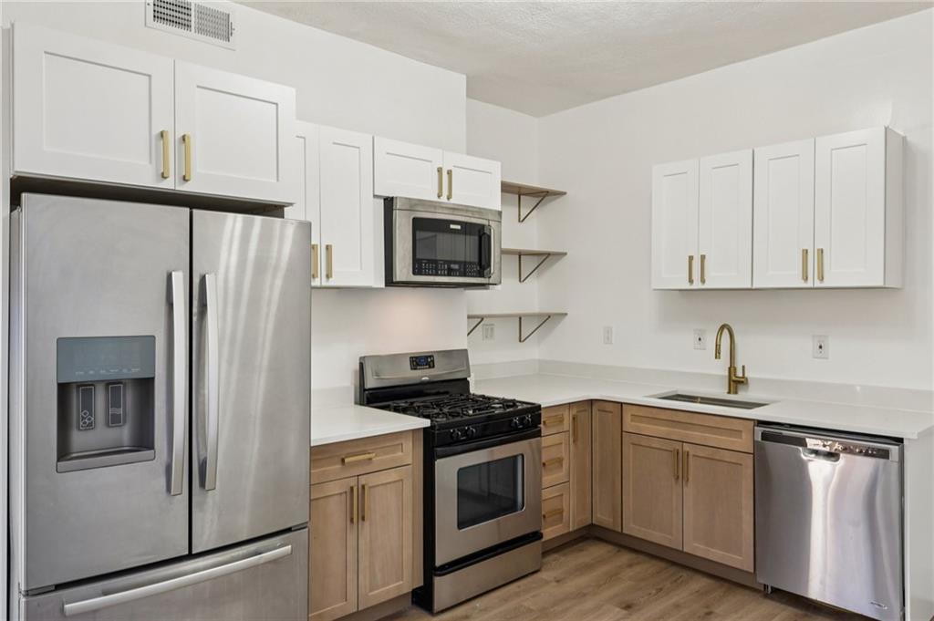 5339 Carnegie Street Pittsburgh, PA 15201 - Photo 13 of 43