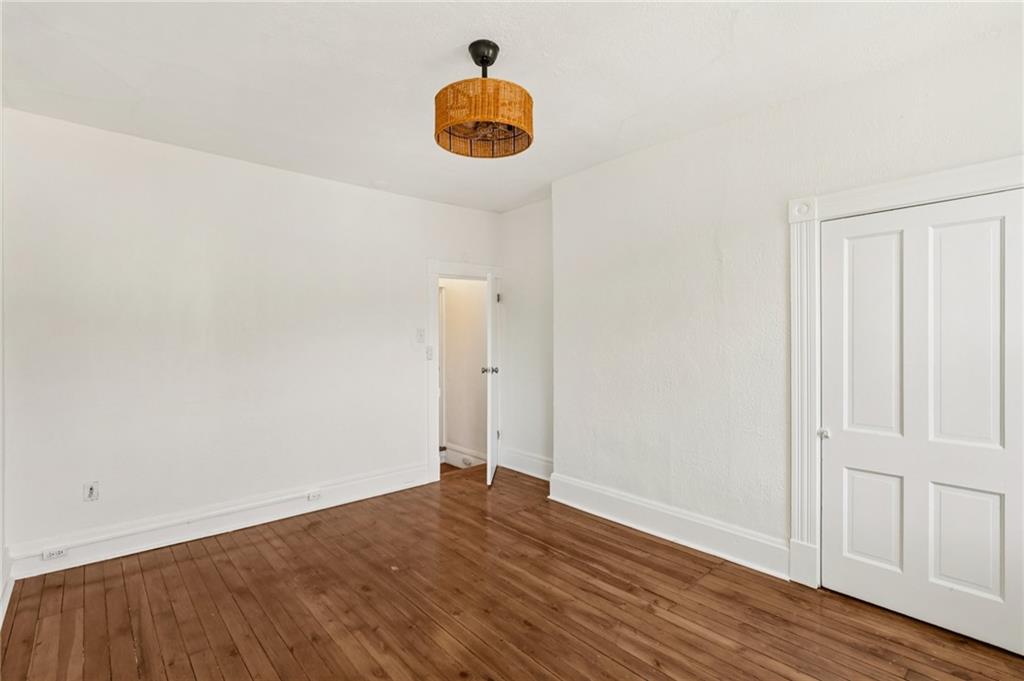 5339 Carnegie Street Pittsburgh, PA 15201 - Photo 24 of 37 Front Bedroom