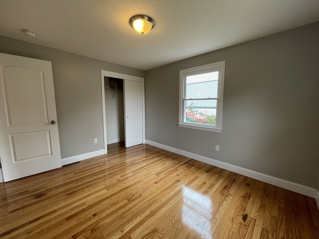 38 Pine Grove Street Springfield, MA 01119 - Photo 11 of 18