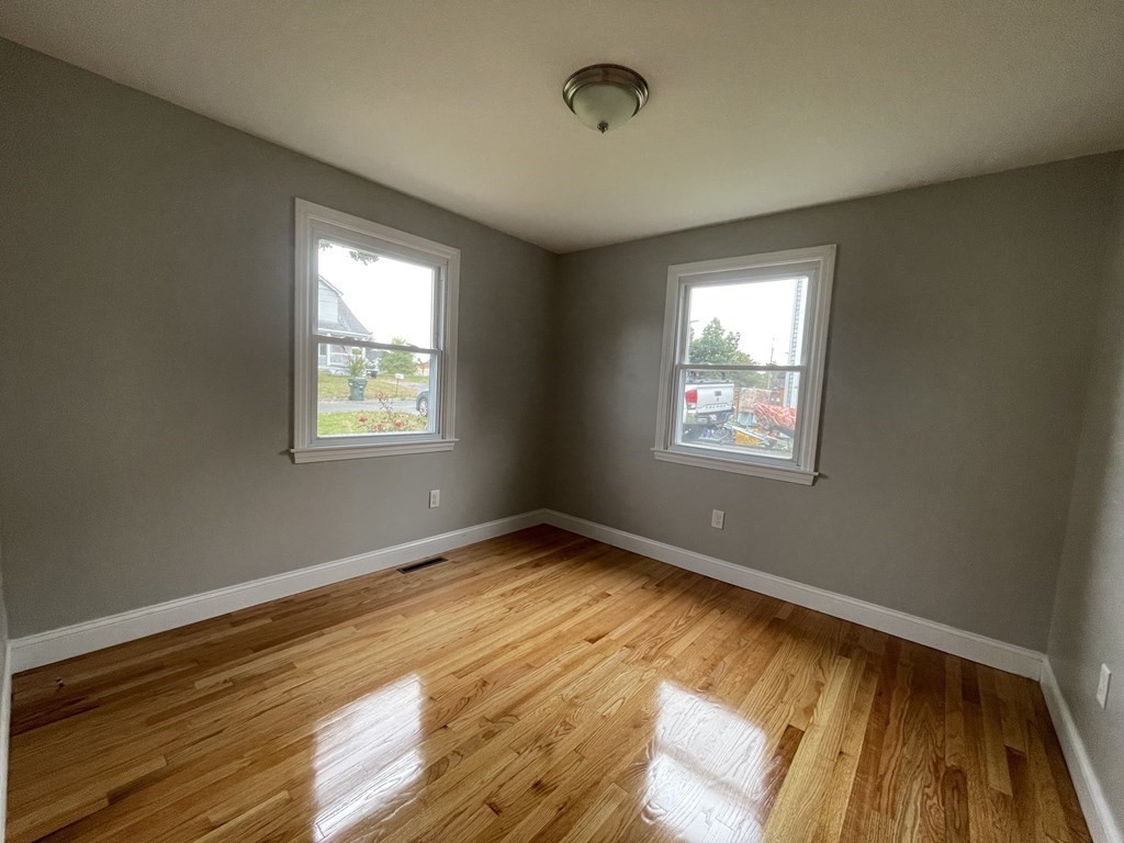 38 Pine Grove Street Springfield, MA 01119 - Photo 12 of 18