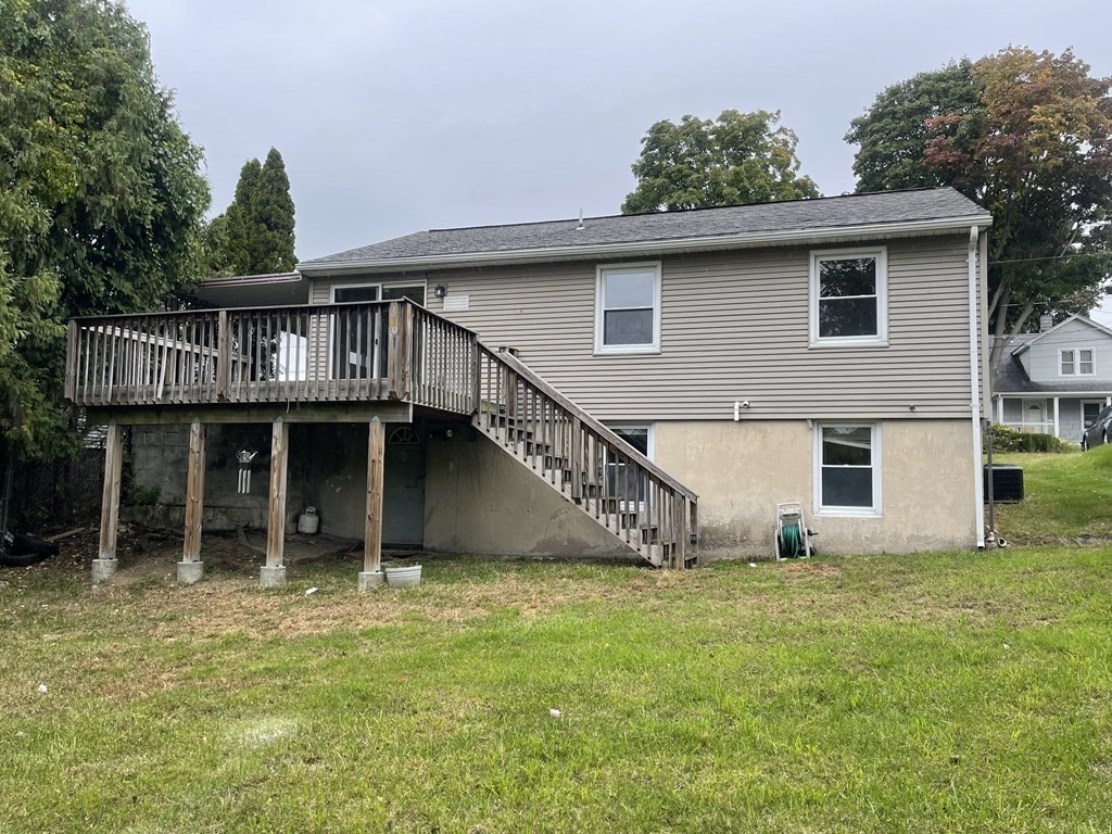 38 Pine Grove Street Springfield, MA 01119 - Photo 17 of 18