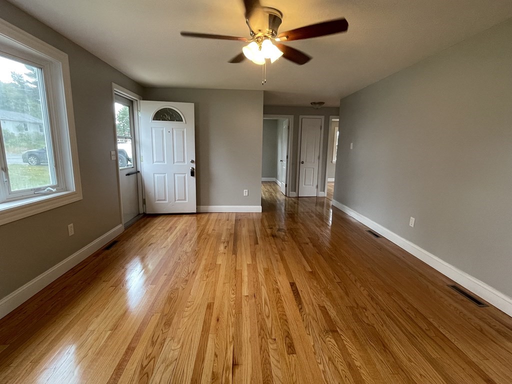 38 Pine Grove Street Springfield, MA 01119 - Photo 6 of 18