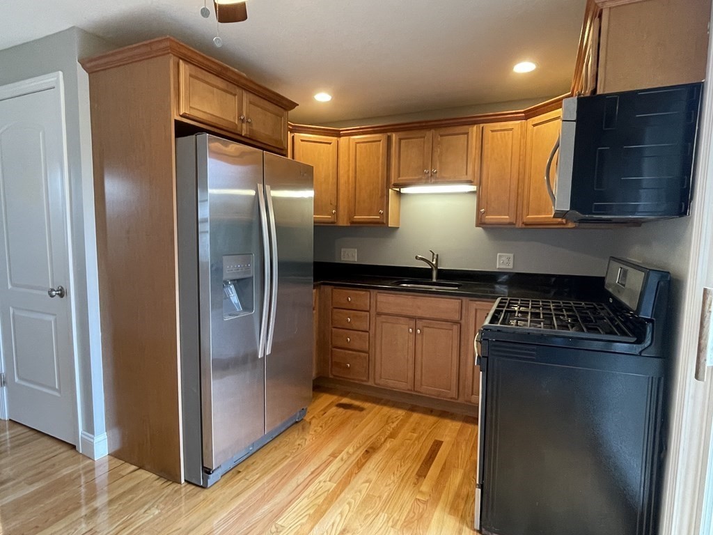38 Pine Grove Street Springfield, MA 01119 - Photo 8 of 18