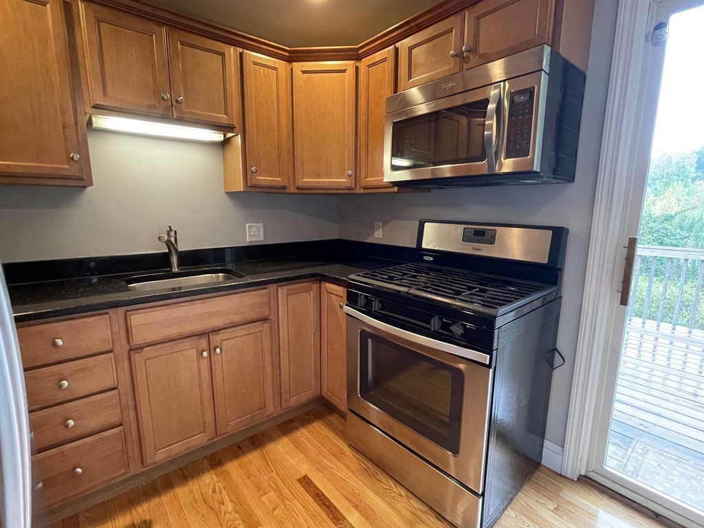 38 Pine Grove Street Springfield, MA 01119 - Photo 9 of 18