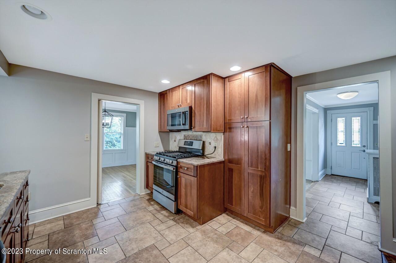 108 Carbondale Road Waverly, PA 18471 - Photo 32 of 76 Gallery Image 32
