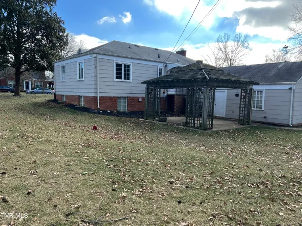 $1,800 | 1613 Belmeade Drive, Kingsport, TN 37664