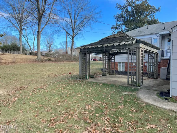 $1,800 | 1613 Belmeade Drive, Kingsport, TN 37664