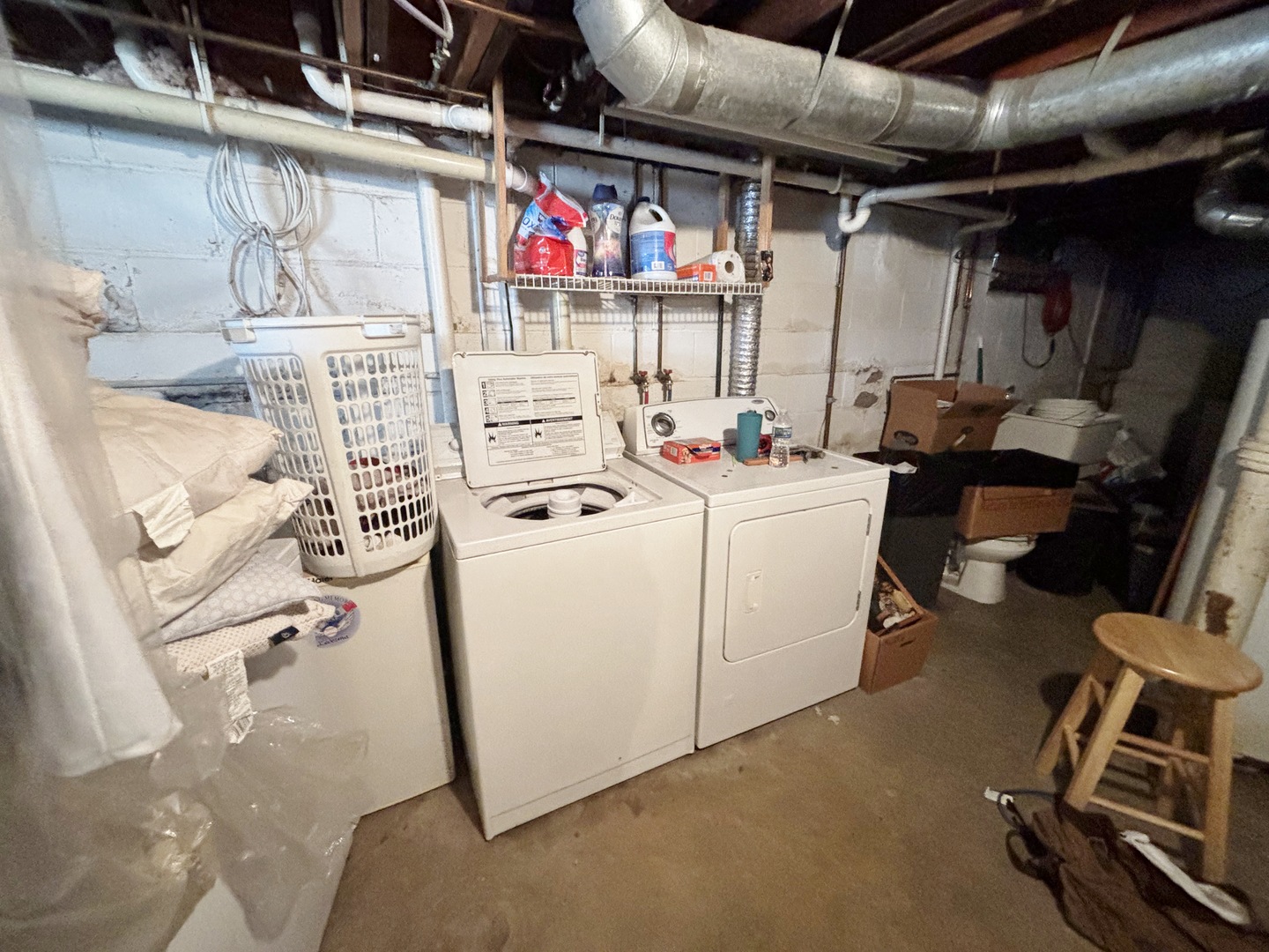 751 21st Street East Moline, IL 61244 - Photo 16 of 21 a utility room with dryer and washer