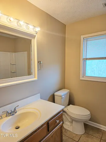 $1,700 | 290 Pond Springs Road, Kingsport, TN 37664