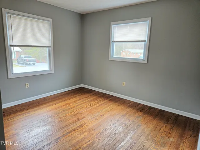 $1,700 | 290 Pond Springs Road, Kingsport, TN 37664