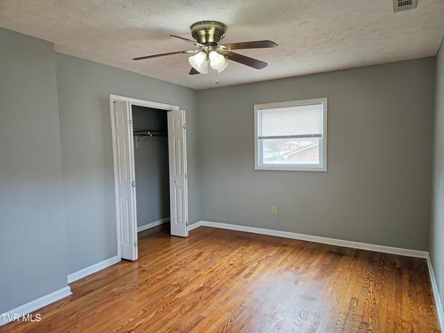 $1,700 | 290 Pond Springs Road, Kingsport, TN 37664