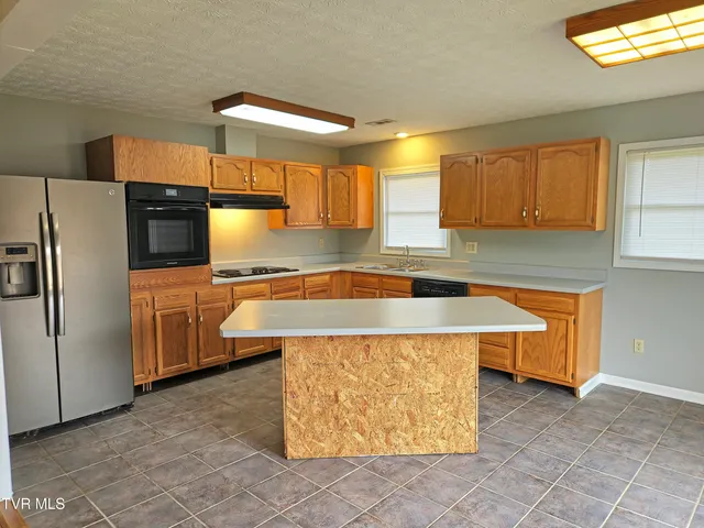 $1,700 | 290 Pond Springs Road, Kingsport, TN 37664