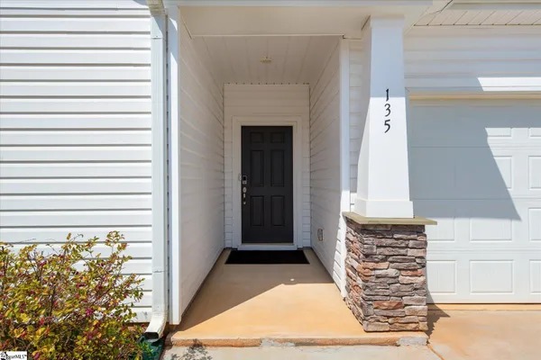 $300,000 | 135 Lavinia Circle, Duncan, SC 29334