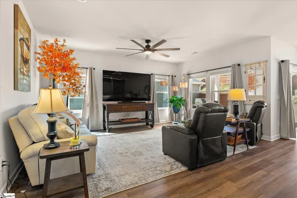 $300,000 | 135 Lavinia Circle, Duncan, SC 29334