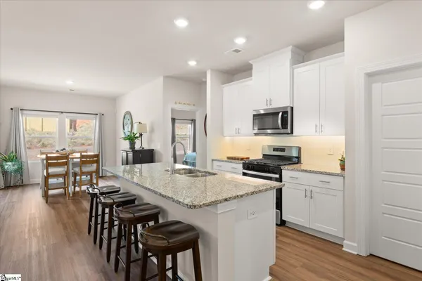 $300,000 | 135 Lavinia Circle, Duncan, SC 29334