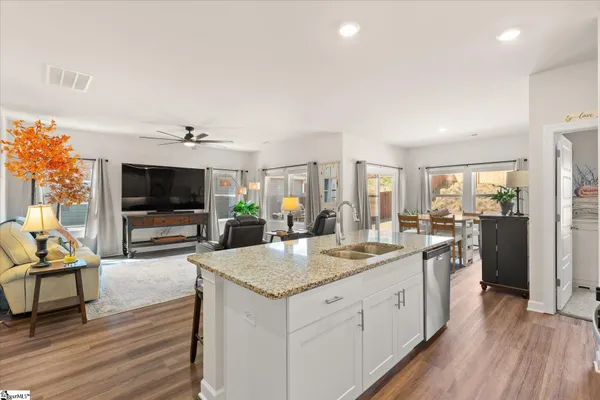 $300,000 | 135 Lavinia Circle, Duncan, SC 29334