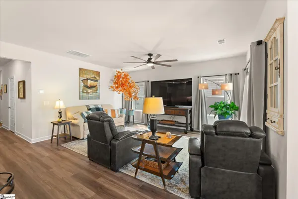 $300,000 | 135 Lavinia Circle, Duncan, SC 29334