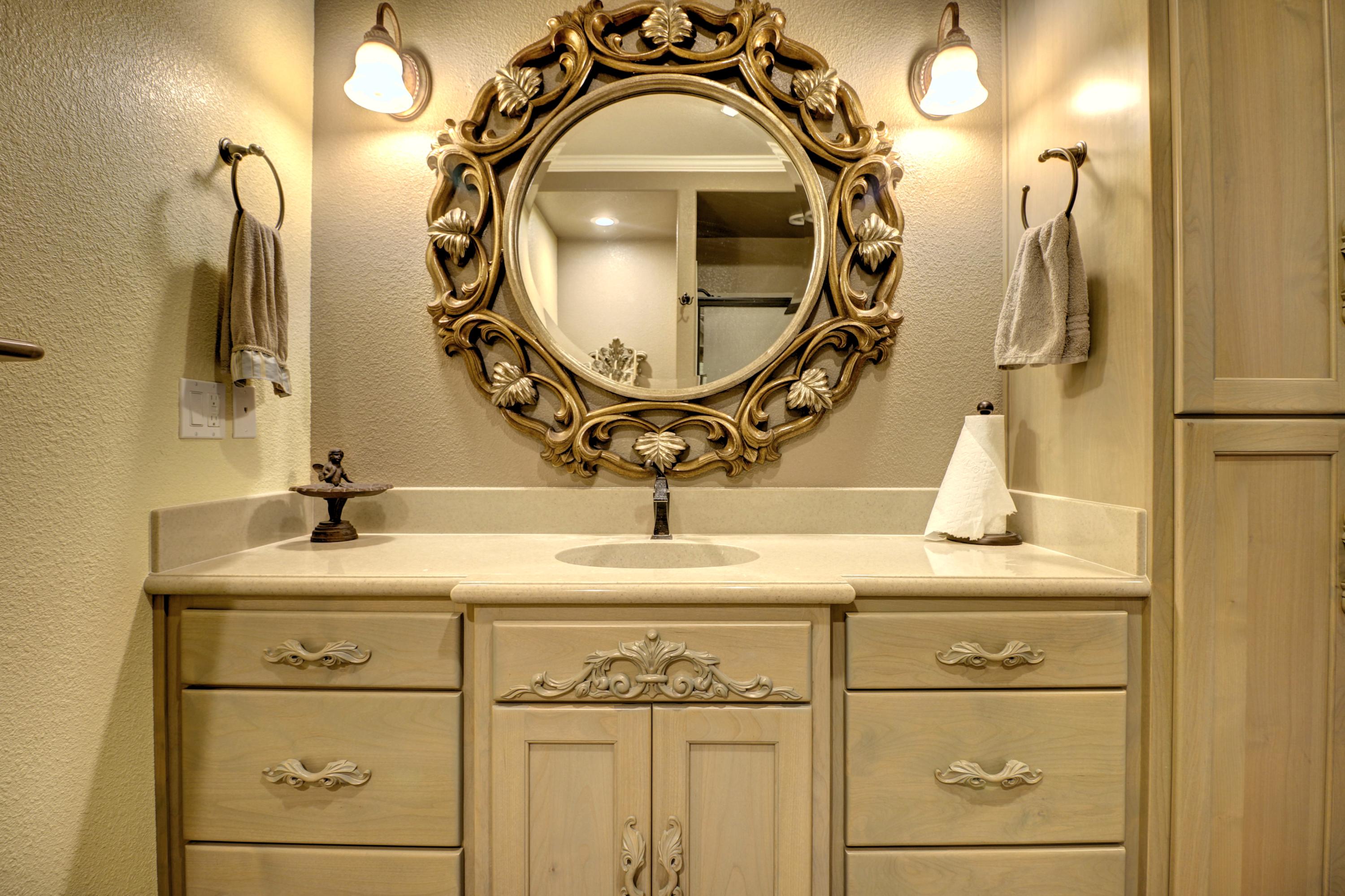 100 Springbrook Drive Grants Pass, OR 97527 - Photo 23 of 57 Guest bath vanity