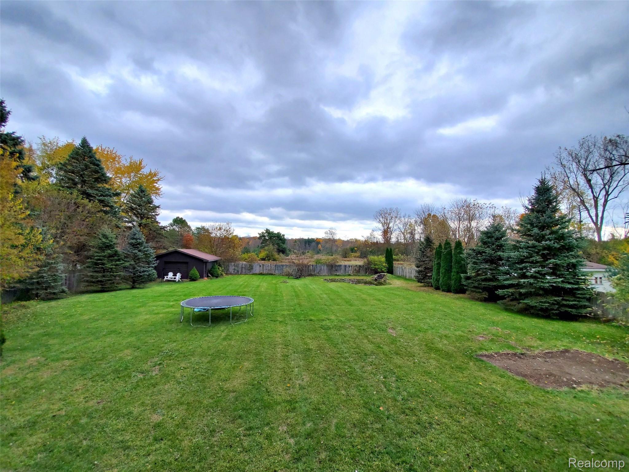 6182 Johnson Road Flushing, MI 48433 - Photo 3 of 40 3.jpg