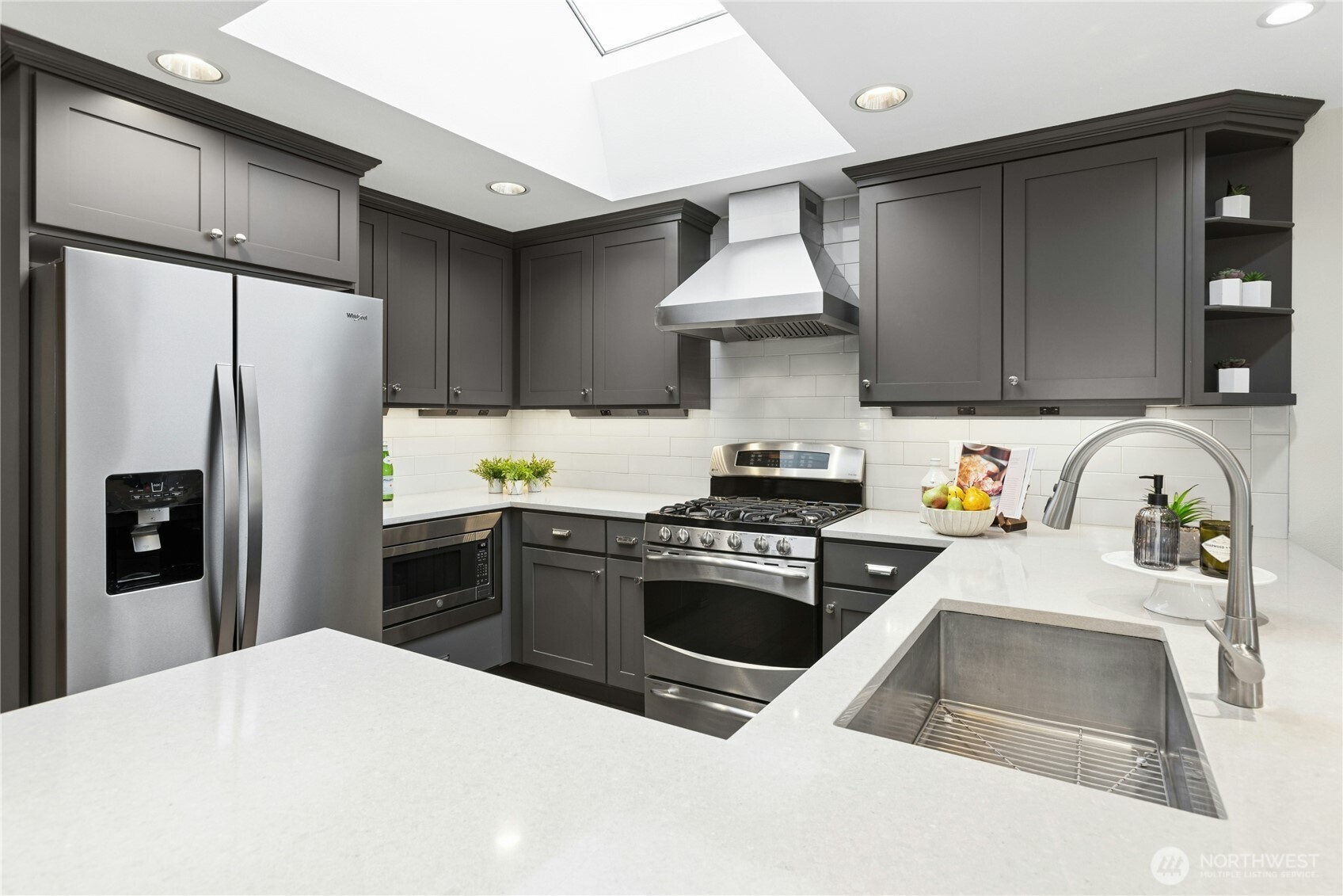 4909 Northeast 21st Street Renton, WA 98059 - Photo 10 of 40