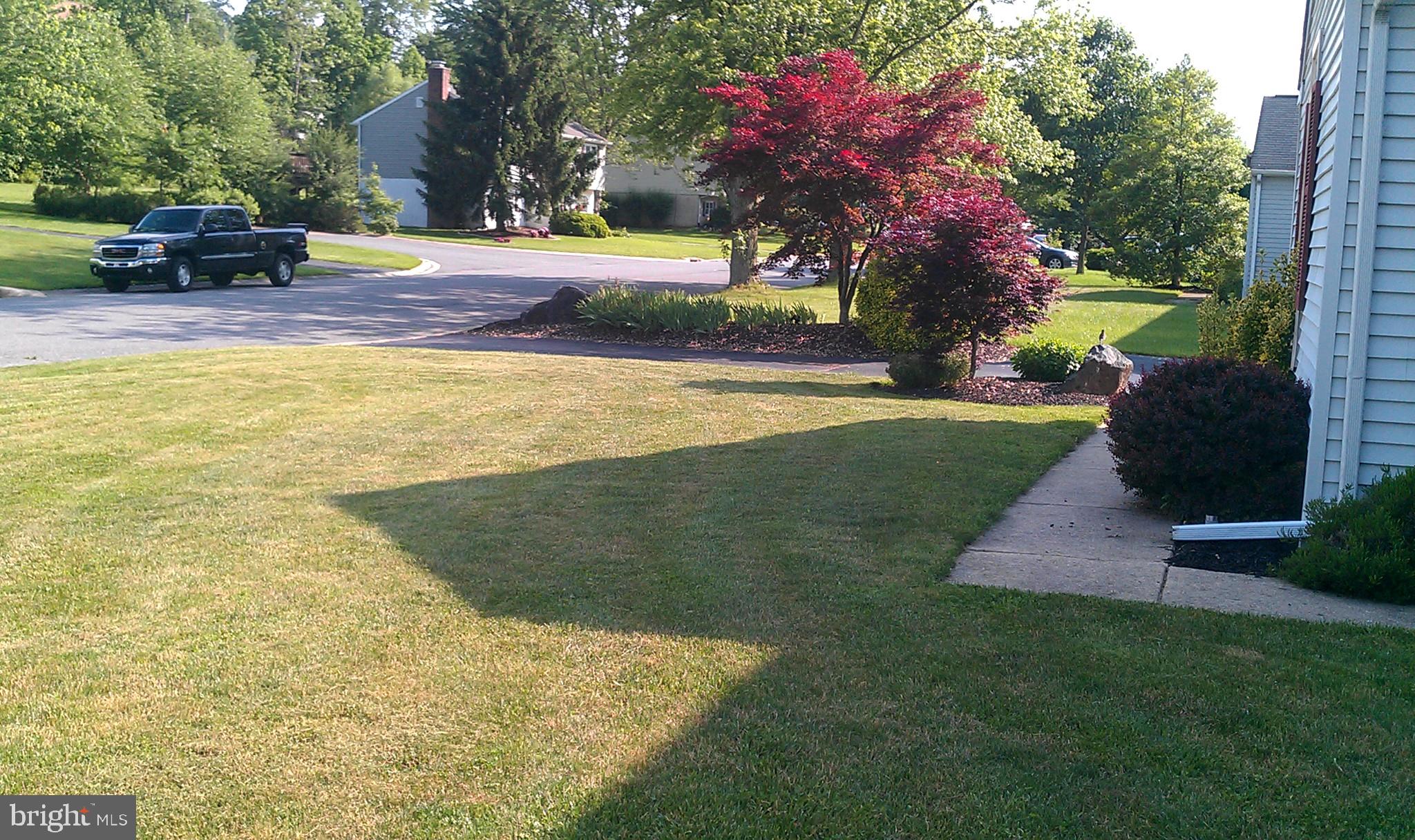 155 North Hunter Forge Road Newark, DE 19713 - Photo 30 of 41 Front yard