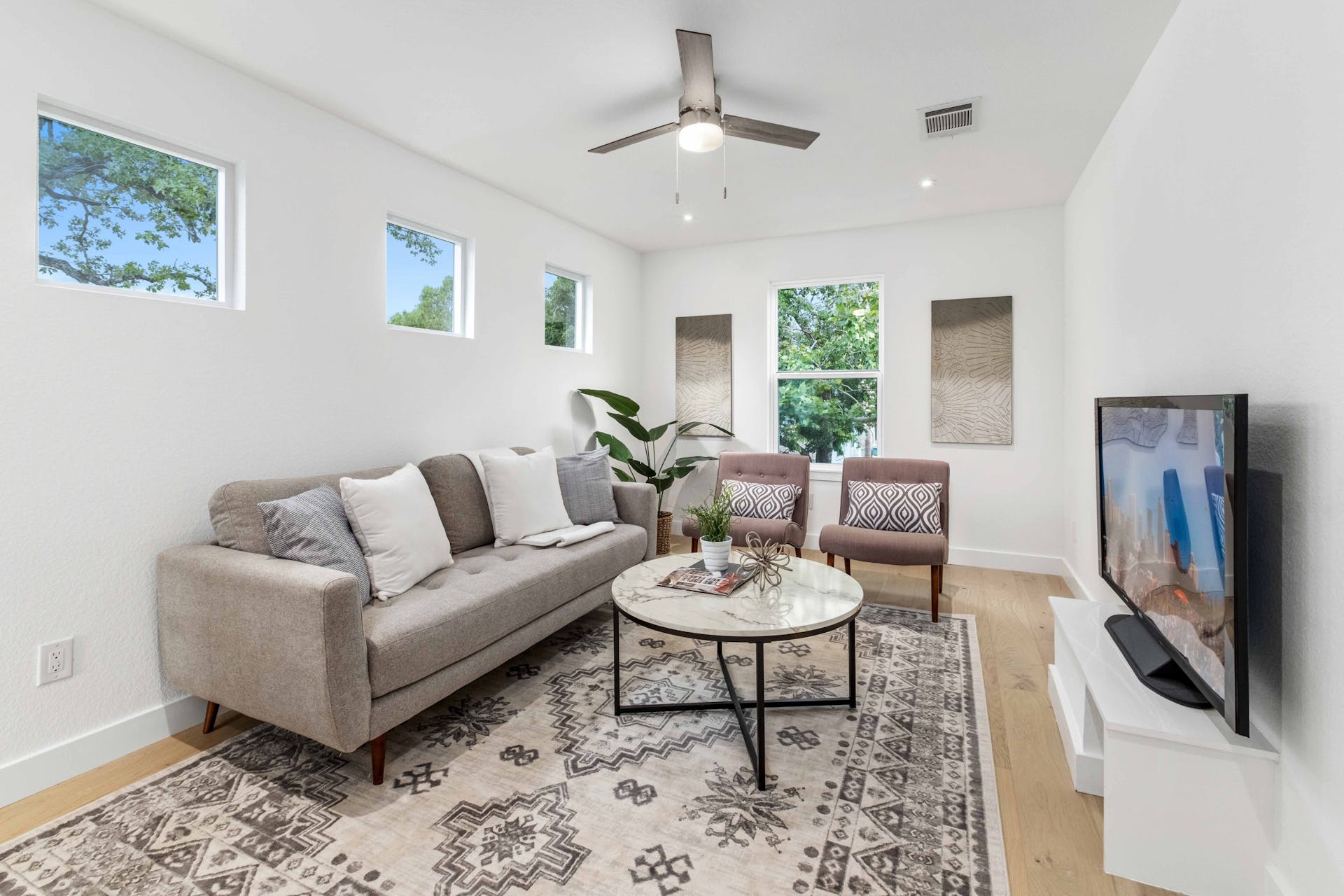 13207 Fencerail Road Manchaca, TX 78652 - Photo 19 of 36 Additional upstairs living area