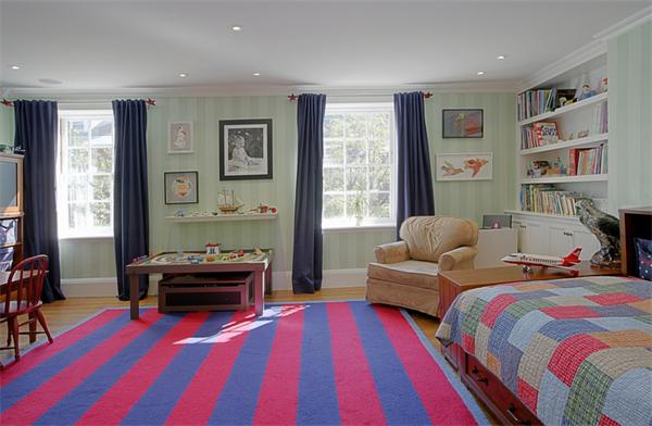 51 Chestnut Street Boston, MA 02108 - Photo 12 of 14 a bedroom with furniture and a bathtub