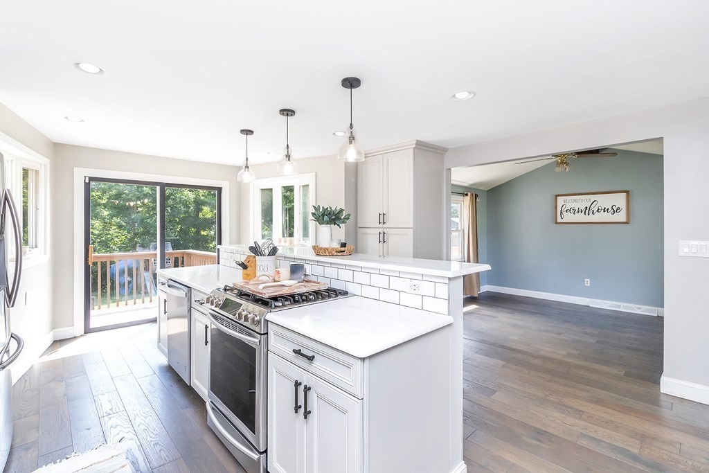 243 Basil Road Chicopee, MA 01020 - Photo 3 of 35 Gallery Image 3