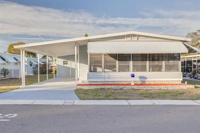 $200,000 | 29250 US Highway 19 North, Unit 537, Clearwater, FL 33761