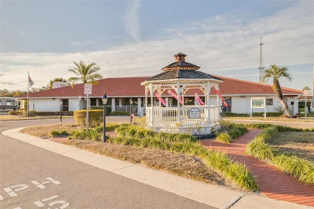 $200,000 | 29250 US Highway 19 North, Unit 537, Clearwater, FL 33761