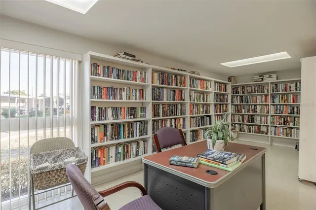 $200,000 | 29250 US Highway 19 North, Unit 537, Clearwater, FL 33761