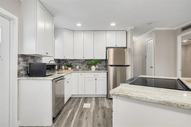 $200,000 | 29250 US Highway 19 North, Unit 537, Clearwater, FL 33761