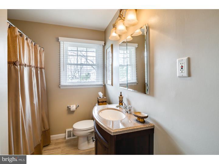 408 Yorkshire Road Cherry Hill, NJ 08034 - Photo 15 of 23 Bathroom