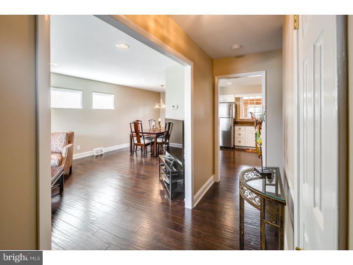 408 Yorkshire Road Cherry Hill, NJ 08034 - Photo 4 of 23 Foyer