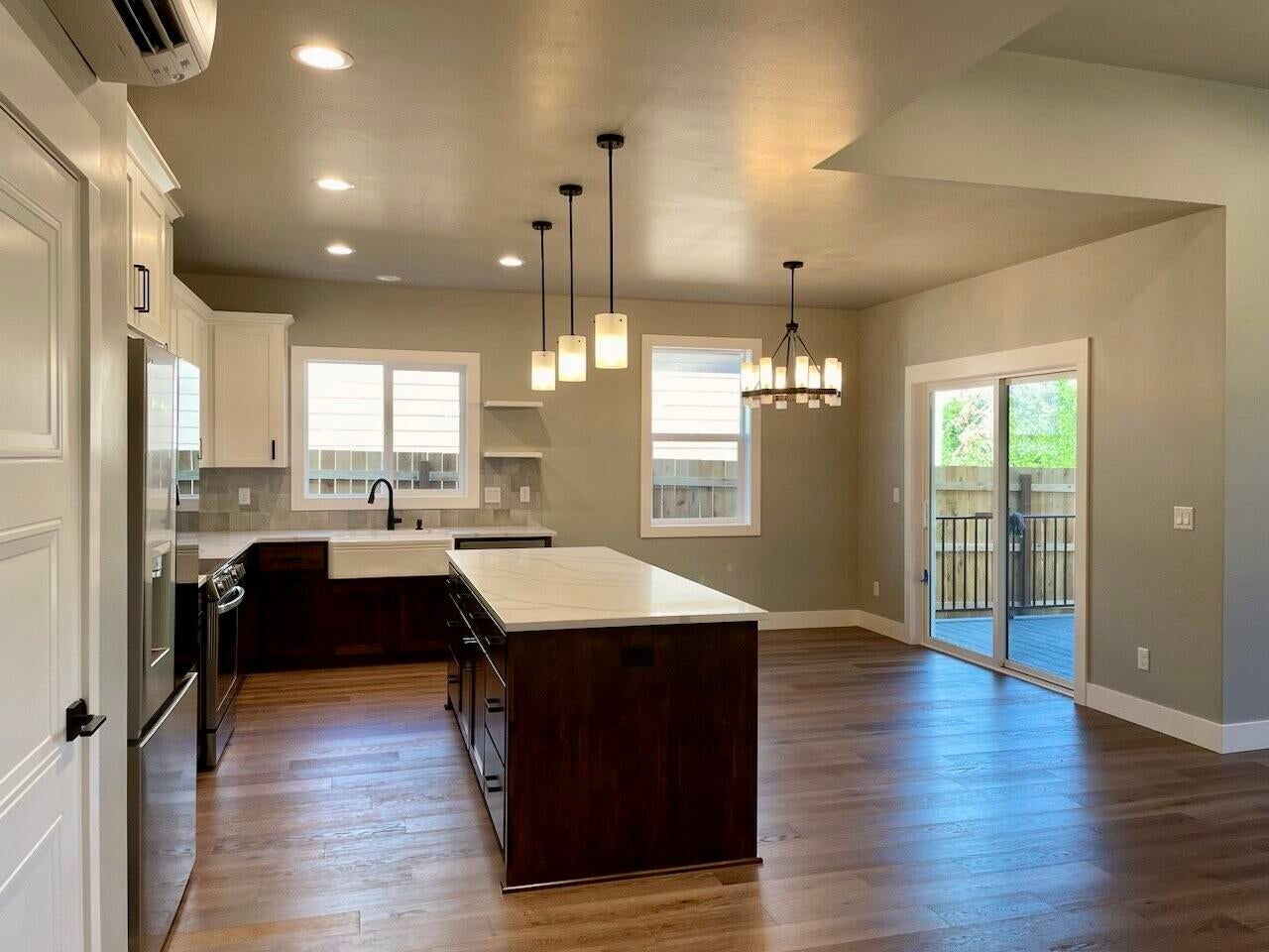 347 Randy Street Ashland, OR 97520 - Photo 3 of 36 Kitchen