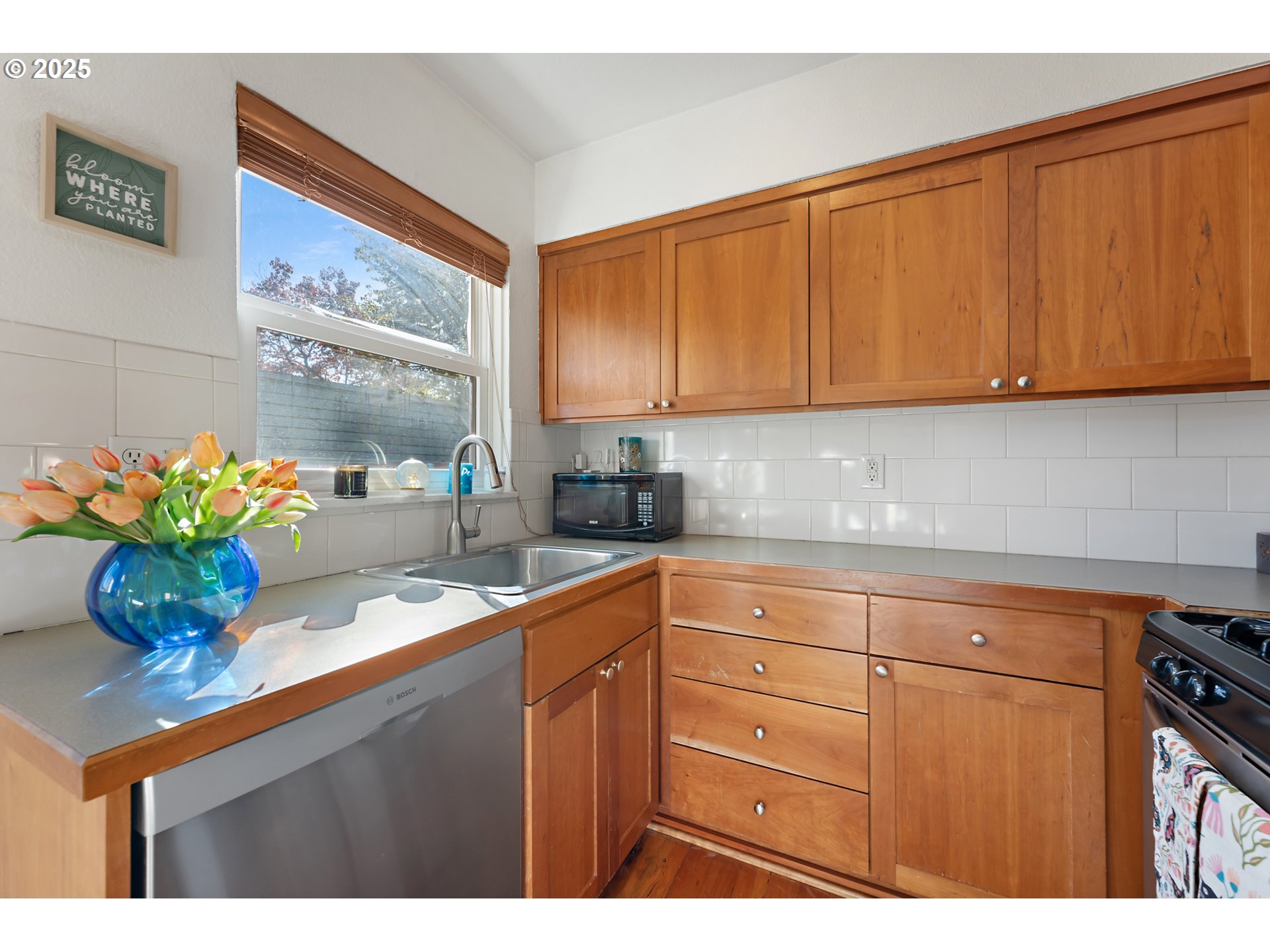 5405 Northeast 10th Avenue, Unit 3 Portland, OR 97211 - Photo 13 of 48 Kitchen/Dining Room
