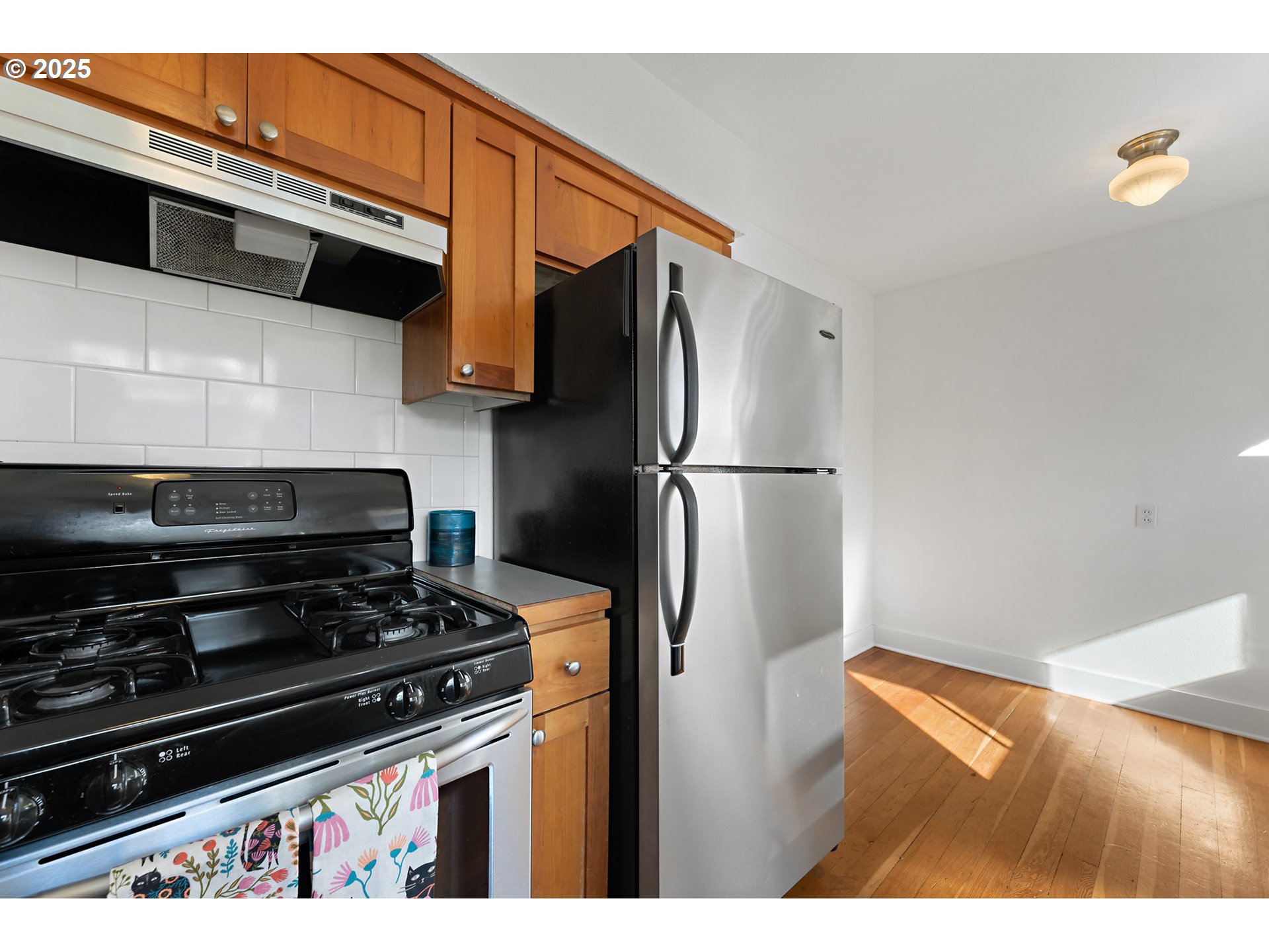 5405 Northeast 10th Avenue, Unit 3 Portland, OR 97211 - Photo 17 of 48 Kitchen