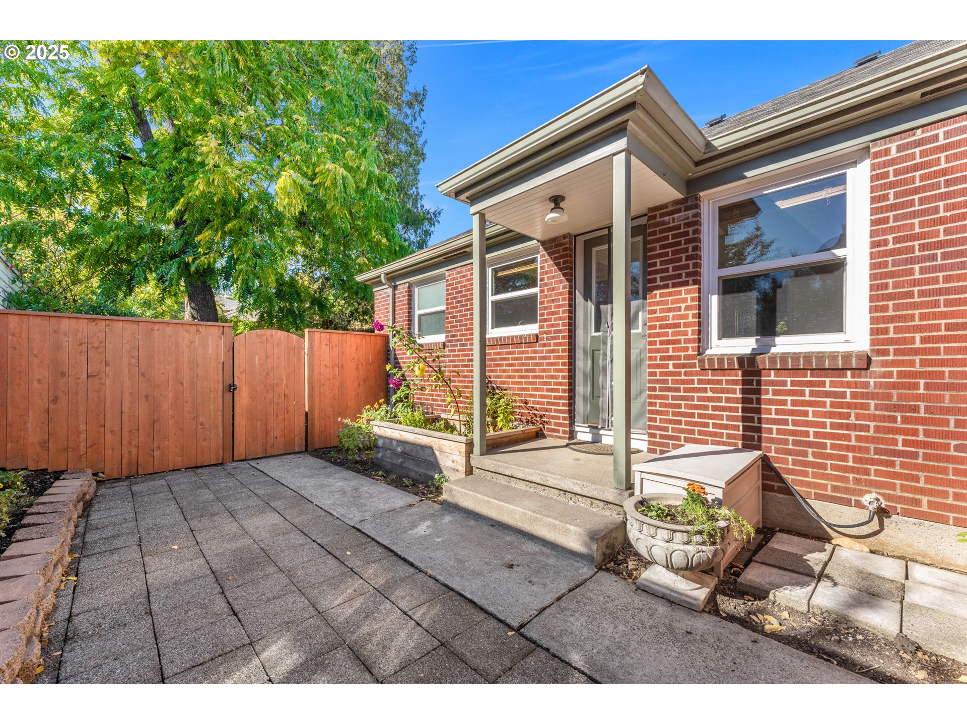 5405 Northeast 10th Avenue, Unit 3 Portland, OR 97211 - Photo 19 of 48 Backyard