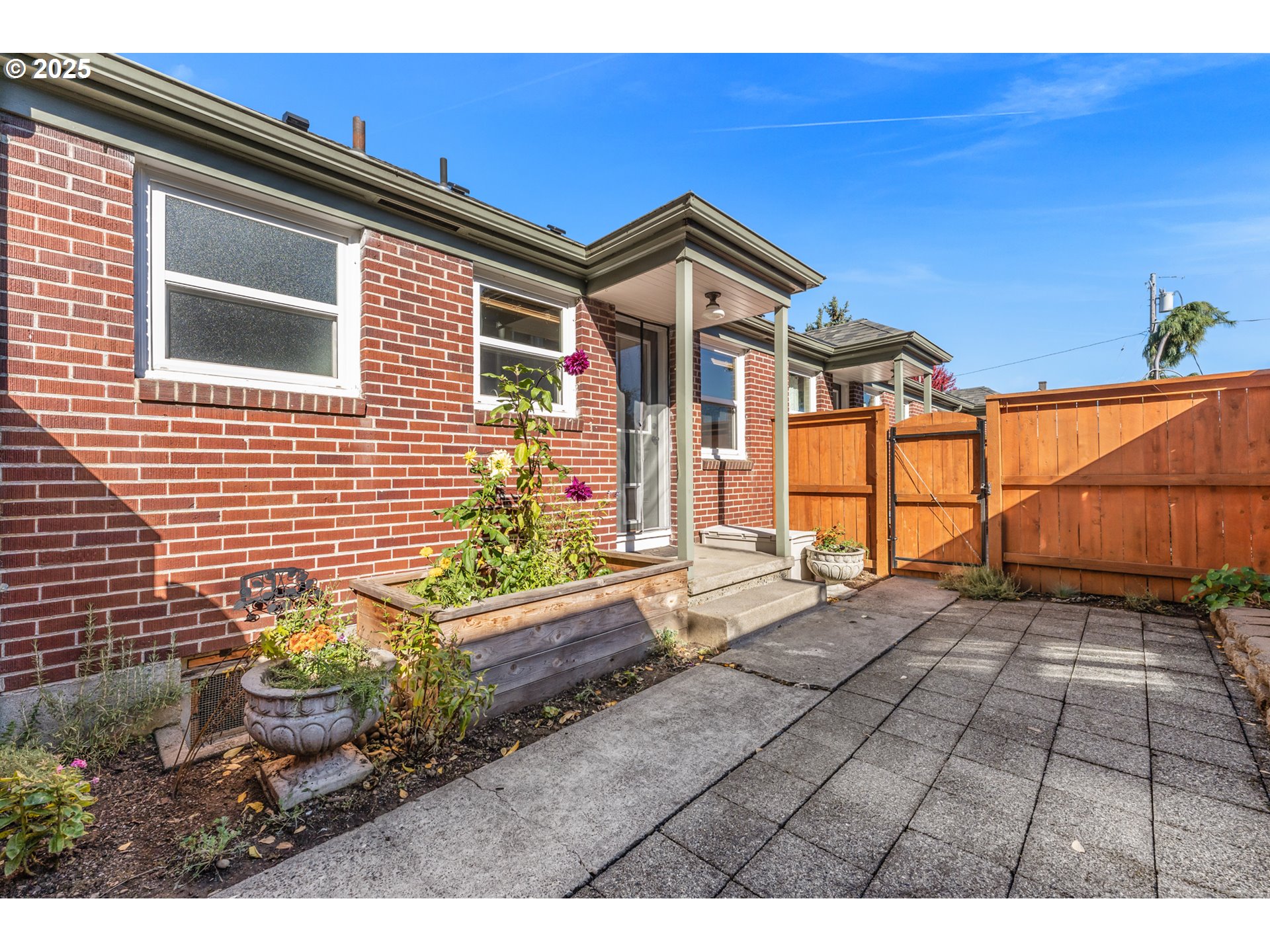 5405 Northeast 10th Avenue, Unit 3 Portland, OR 97211 - Photo 21 of 48 Backyard